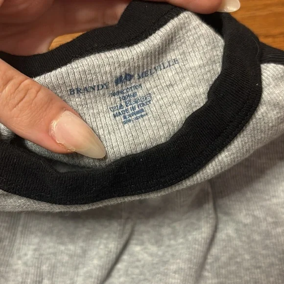 Brandy Melville bella top baseball tee cropped black and grey - Picture 3 of 3